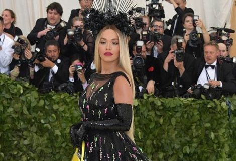 حلو الفن - نجمات تألقن على السجادة الحمراء في حفل "Met Gala" لعام 2018