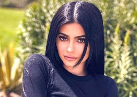 حلو الفن - كيلي جينر تحصد أكثر من 6 مليون إعجاب بصورة مع حبيبها.. شاهد
