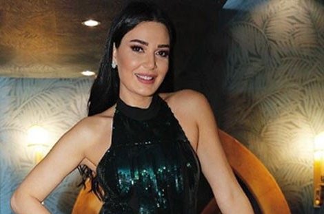 حلو الفن - سيرين عبدالنور برفقة والدتها في صورة ما بين الماضي والحاضر.. شاهد