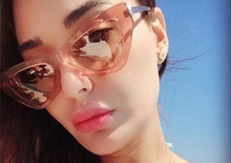 حلو الفن - سيرين عبدالنور تستمتع بسحر الطبيعة في ميكونوس وتلتقي بأشهر شيف تركي.. فيديو