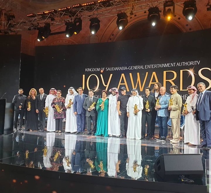 حلو الفن – تركي آل شيخ يكرم نجوم هوليوود ومصر في حفل “joy awards” بالسعودية