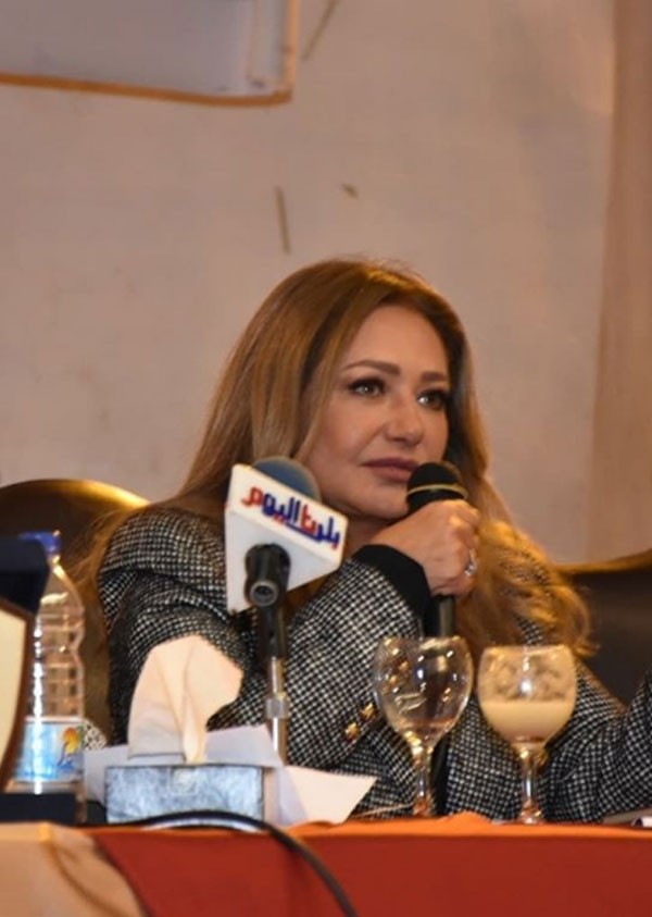 حلو الفن تكريم ليلى علوي في جامعة عين شمس بحضور الفنانين صور