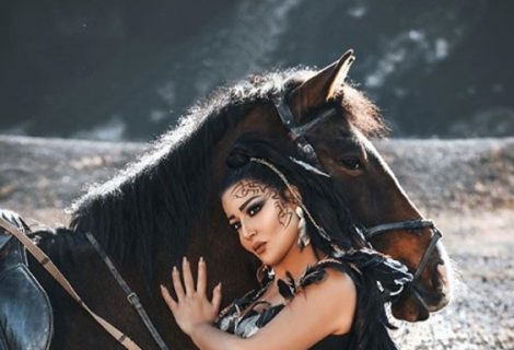 حلو الفن - سمية الخشاب تتألق في جلسة تصور مختلفة.. شاهد