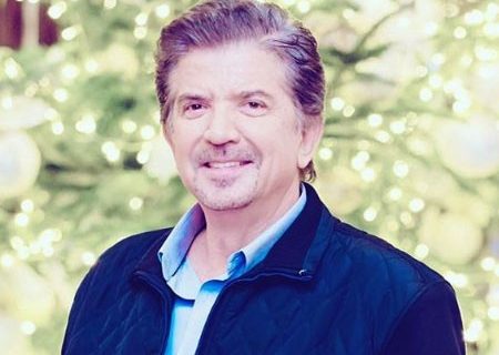 حلو الفن - وليد توفيق يحتفل بعيد الأم بأغنية "أمي يا سر الكون".. فيديو
