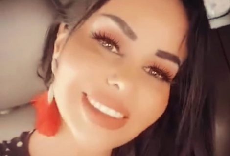 حلو الفن - النجمة ألين عبود تستمتع بشمس البحر على الشاطىء.. شاهد