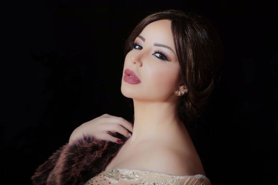 حلو الفن – الفنانة ” زينات ” تتحضّر لجديدها وتُمنح ميدالية الإبداع الذهبي