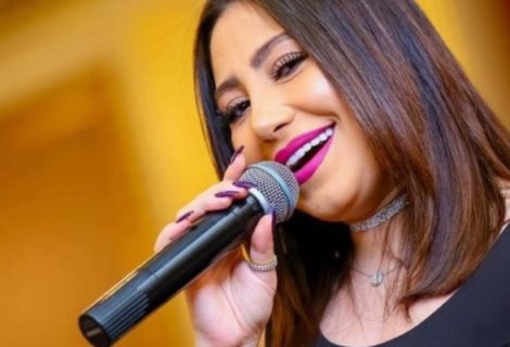 حلو الفن - الفنانة بوسي تظهر بعفوية بدون مكياج.. والجمهور يعلق!