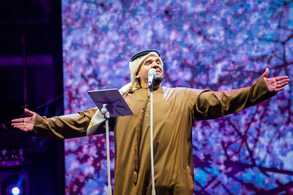حلو الفن – حسين الجسمي يستقبل العام الجديد 2022 في أبوظبي بأمنيات المحبة والسلام