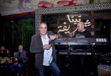 حلو الفن - النجم " سمعان أبو سمره " يُشعل صالة مطعم " تيتا شريفة " بأروع الأغاني وأرقاها