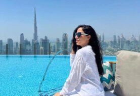 حلو الفن - الإعلامية جويس عقيقي تستمتع بوقتها على أحد شواطئ دبي