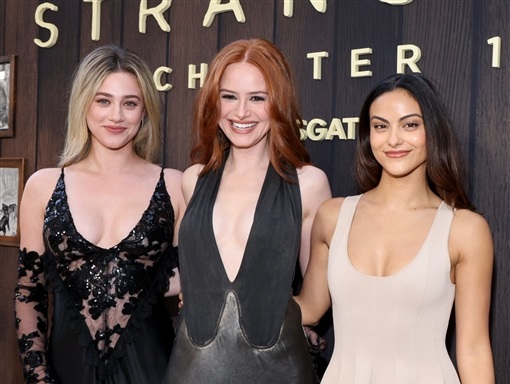 حلو الفن – مادلين بيتش نجمة Riverdale تحرج مصورة طلبت منها التنحي جانبًا