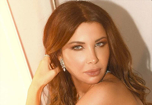 حلو الفن – نانسي عجرم تزيّن شجرة الكريسماس برفقة زوجها وبناتهما وسط أجواء عائلية مبهجة