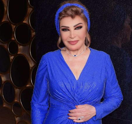 حلو الفن –  صفية العمري: عندما رأيت نفسي على الشاشة بالمايوه، شعرت بالصدمة